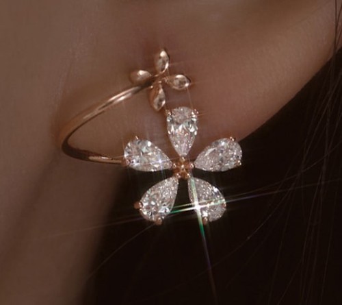 14k post 제리나 플라워 드롭 귀걸이